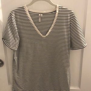 Banana Republic signature tee